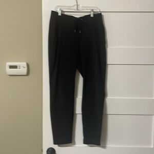Athleta Uptown Ankle pant black 6